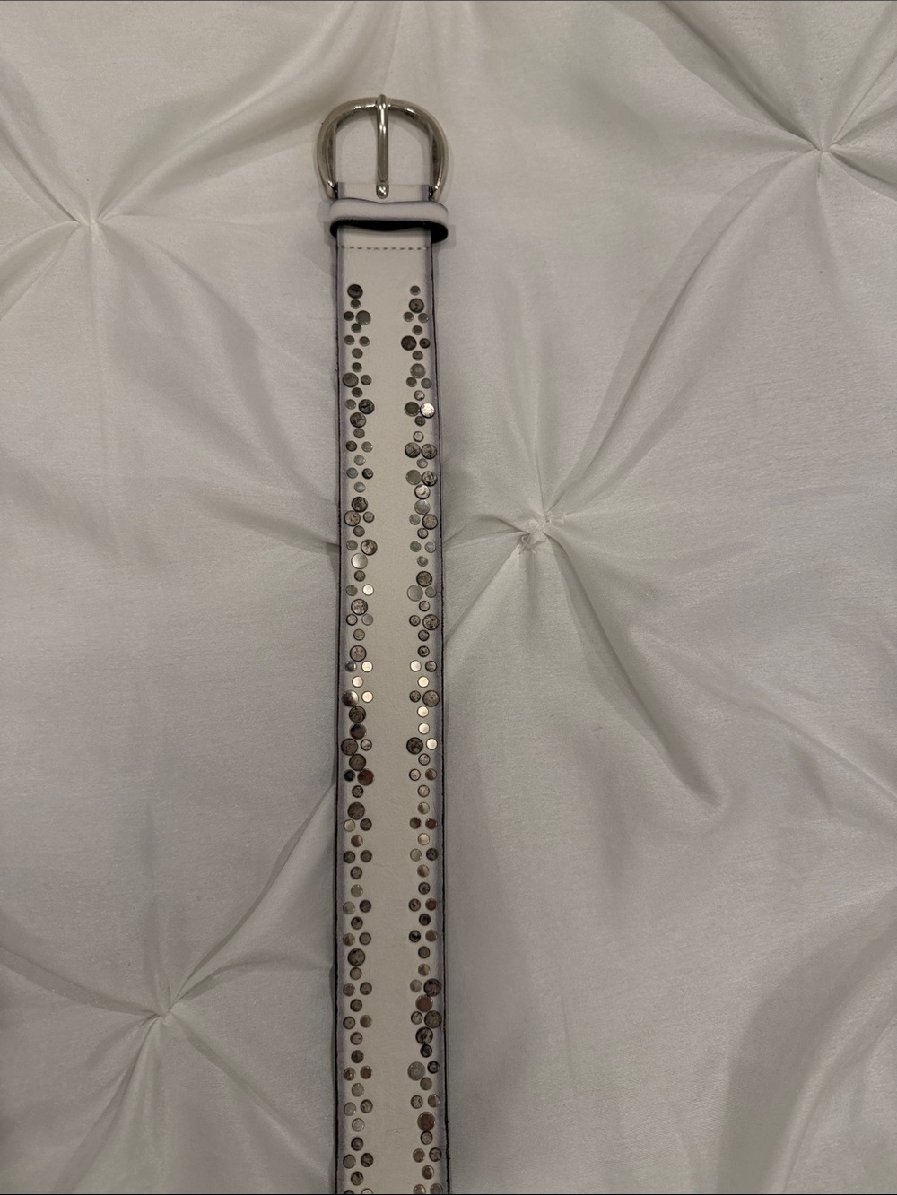 VANZETTI White Studded Leather Belt with Silver Buckle SZ 80 - Picture 3 of 6